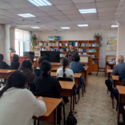 Библиотекари провели патриотический час «Святое дело – Родине служить»