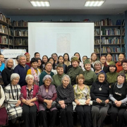 В преддверии Дня матери Национальная библиотека провела музыкальный вечер «К маме солдата с любовью»