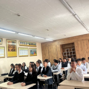 «Эки турачы аъттыг эскадрон» деп аттыг хемчег Кызыл хоорайның бир дугаар школазынга болуп эрткен