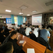 В рамках лектория «КЛАССный ученый» в Национальной библиотеке прошло занятие для студентов Кызылского транспортного техникума, посвященное «малой энергетике» Тувы