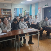 В рамках лектория «КЛАССный ученый» в Национальной библиотеке прошло занятие для студентов Кызылского транспортного техникума, посвященное «малой энергетике» Тувы