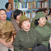 В преддверии Дня матери Национальная библиотека провела музыкальный вечер «К маме солдата с любовью»