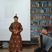 В преддверии Дня матери Национальная библиотека провела музыкальный вечер «К маме солдата с любовью»