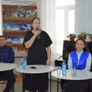 «Номчу, Тыва!» деп ном фестивалынга аныяк чогаалчылар-биле ужуражылга «Номчу, Тыва!» деп ном фестивалынга аныяк чогаалчылар-биле ужуражылга