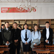 Знакомство с миром знаний: экскурсия в Национальной библиотеке Тувы