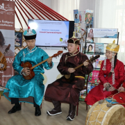 Открытие детской площадки книжного фестиваля «Читай, Тыва!» Открытие детской площадки книжного фестиваля «Читай, Тыва!»