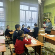 Национальная библиотека Тувы посетили детей в Центре социальной помощи Кызыла новогодней акцией