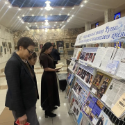 Сегодня в театре развернулась книжная выставка «Национальный театр Тувы: великая история и выдающиеся люди»