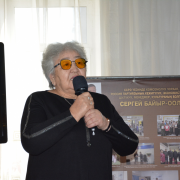 Шүлүкчү Монгуш Сергей Байыр-ооловичиниң «Чуртум биле чонум алгап» деп номунуң таныштырылгазын эрттирген Шүлүкчү Монгуш Сергей Байыр-ооловичиниң «Чуртум биле чонум алгап» деп номунуң таныштырылгазын эрттирген