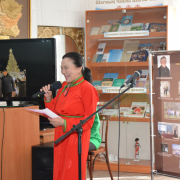 Шүлүкчү Монгуш Сергей Байыр-ооловичиниң «Чуртум биле чонум алгап» деп номунуң таныштырылгазын эрттирген Шүлүкчү Монгуш Сергей Байыр-ооловичиниң «Чуртум биле чонум алгап» деп номунуң таныштырылгазын эрттирген