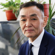 Меңги Ооржактың «Радион Маадыр-оолович Донгак: уран сөстүң күжү-биле» (төрүттүнгенинден бээр 50 харлаанынга) деп документалдыг монтаж хевиринге үндүрген номунуң таныштырылгазы болуп эрткен