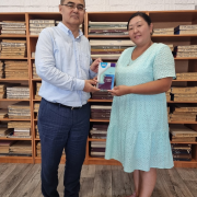 Книга в дар библиотеке от казахского учёного