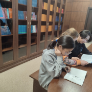 В библиотеке при монастыре «Тубтен Шедруб Линг» продолжается цикл мероприятий «Библиолекторий»