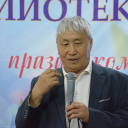 Тываның Улустуң чогаалчызы Салим Сазыгович Сүрүң-оолдуң «Авазынга даңгырак» деп тоожузунга ужуражылга - ажык чугаа болуп эрткен