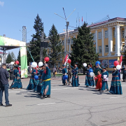 Первомайское шествие в Туве: Единство труда и культуры
