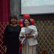 Галина Сюрюн наградила активных членов профсоюза Национальной библиотеки им. А. С. Пушкина