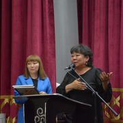 Галина Сюрюн наградила активных членов профсоюза Национальной библиотеки им. А. С. Пушкина