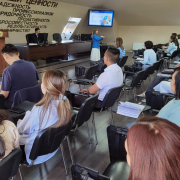 Лектор Российского общества «Знание», библиотекарь Радмила Оюн провела лекции для сотрудников разных ведомств Тувы