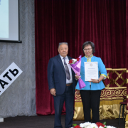 Сотрудники Национальной библиотеки получили государственные награды
