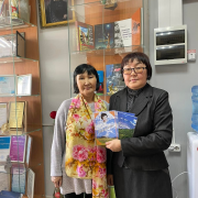 Мария Чурукай подарила Национальной библиотеке свои новые книги